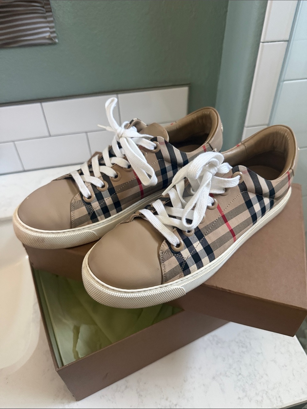 Burberry archive Beige Plaid Low-Top Sneakers with White Laces